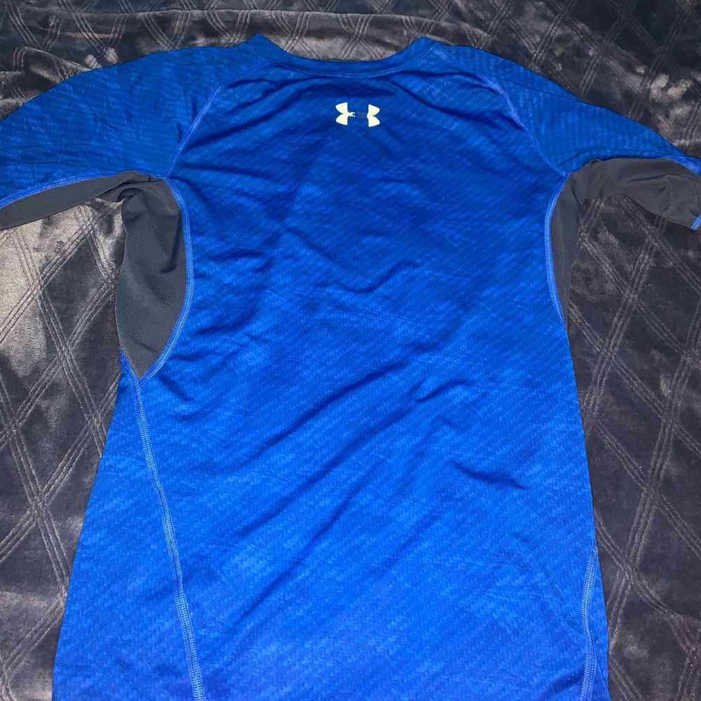 Under armor shirt